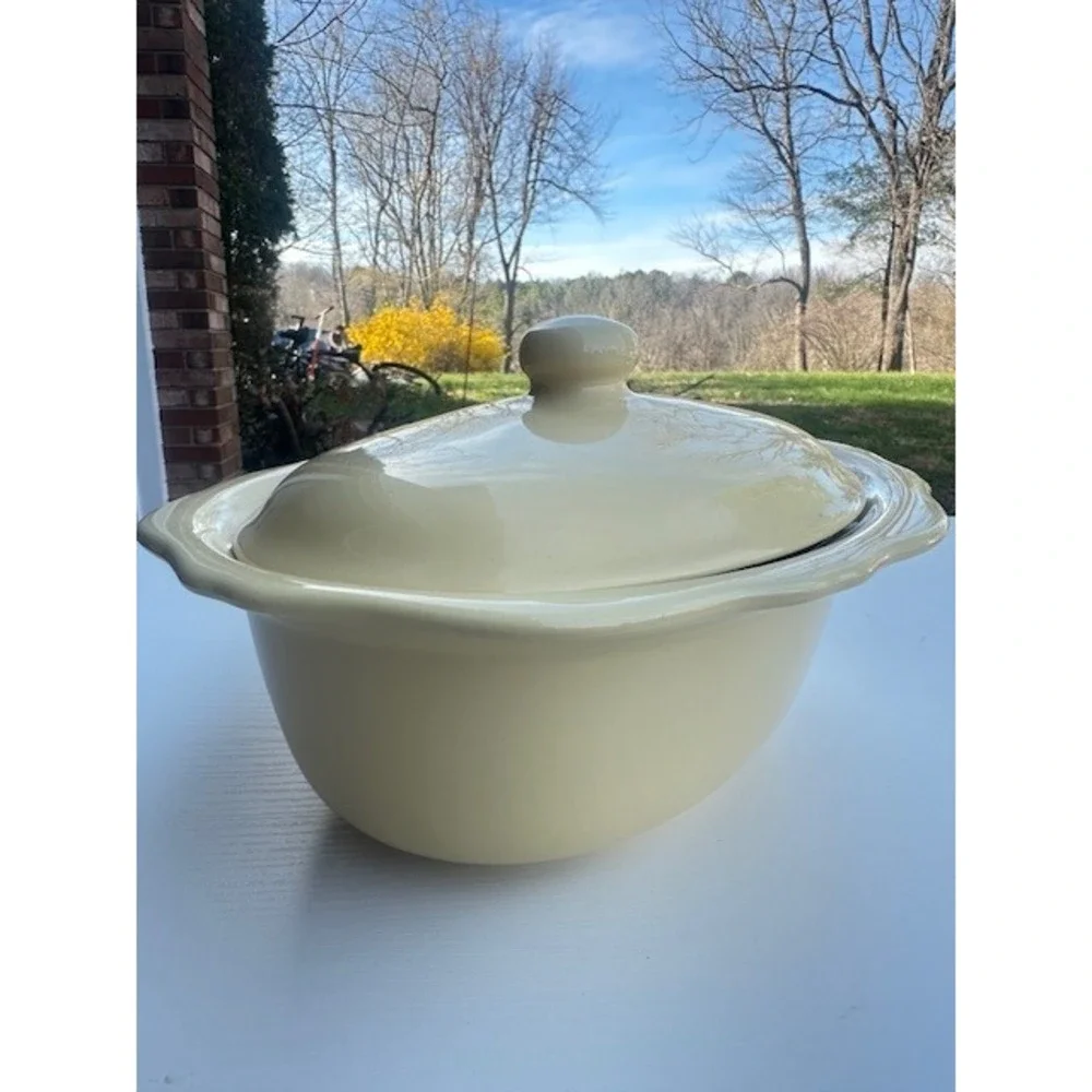Vintage Yellow Ceramic‎ Oval Casserole Dish with Lid Scalloped Rim Stoneware
